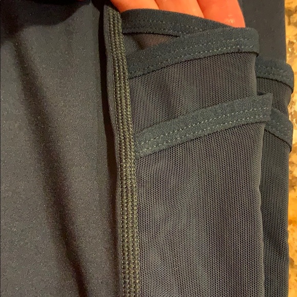 FABLETICS Trinity midrise leggings NWT Large - Picture 3 of 5